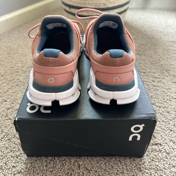 Rare color- women’s On Cloudswift blush/denim sz 9 - Picture 2 of 6